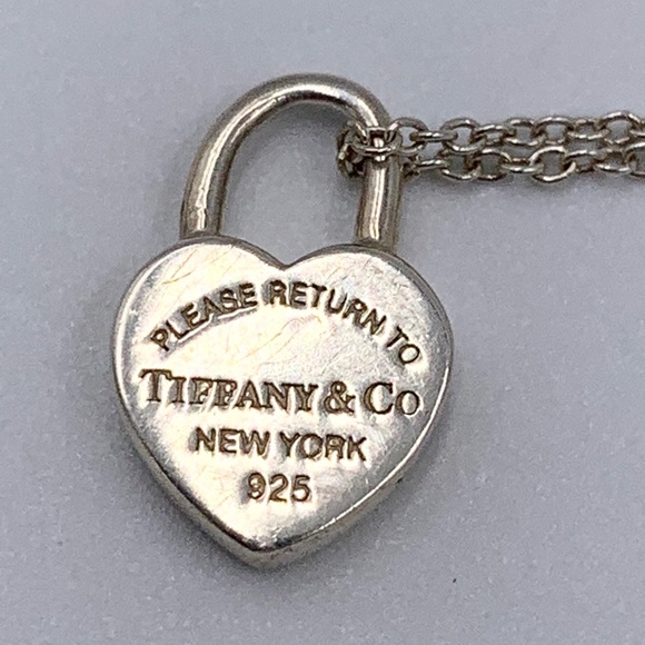 ❗️Sold❗️ Return to Tiffany Heart Lock Necklace - Picture 10 of 13
